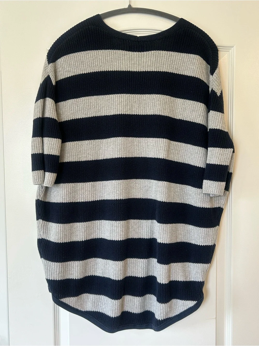 EUC Express Navy & Heather Gray Striped Knit Sweater Size M Oversized V-Neck